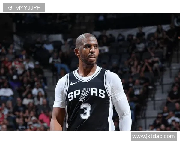 克里斯保罗的篮球传奇之路与职业生涯的辉煌成就分析